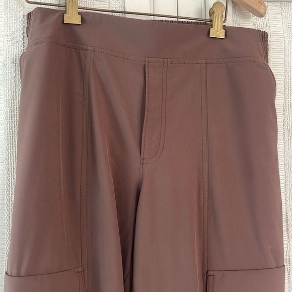 Athleta Chelsea Utility Jogger Pant in Mineral Brown Size 6 - Picture 7 of 11